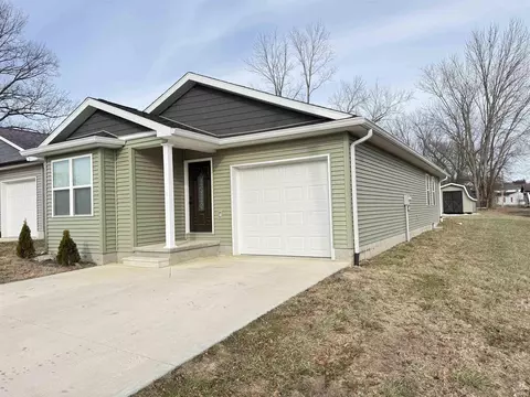 1014 E Glezen St, Petersburg, IN 47567