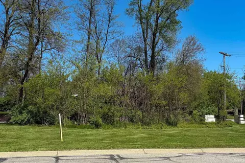 18015 Stoneridge Dr #14, South Bend, IN 46637
