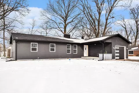 416 W Cherry Tree Dr, Warsaw, IN 46582