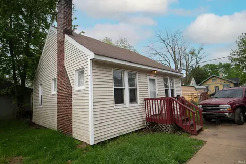 1512 Hermosa Pl, South Bend, IN 46613