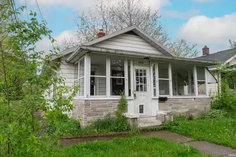 1912 Kendall St, South Bend, IN 46613