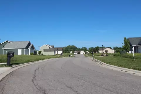 2271 Highlander Dr, Warsaw, IN 46580