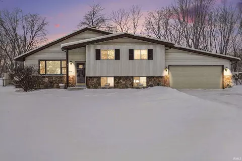 54719 Eisenhower Dr, Elkhart, IN 46514