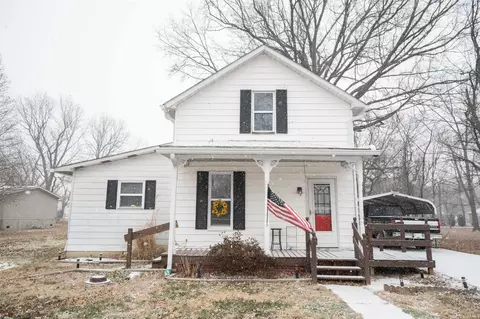 815 Church St, Grandview, IN 47615