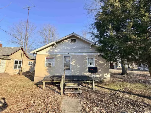 345-341 N Park St, Jasonville, IN 47438