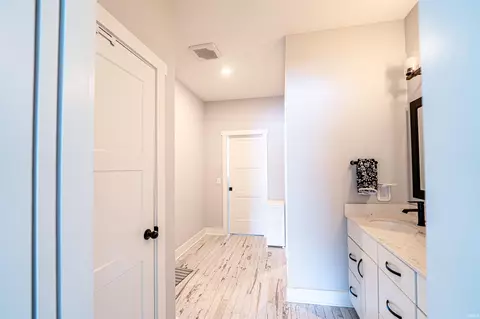Entry Way - 295 Quell Ct, Fort Wayne, IN 46845 photo 2 of 5