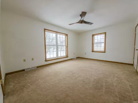 Bedroom - 202 E Oak St, Allendale, IL 62410 photo 1 of 5