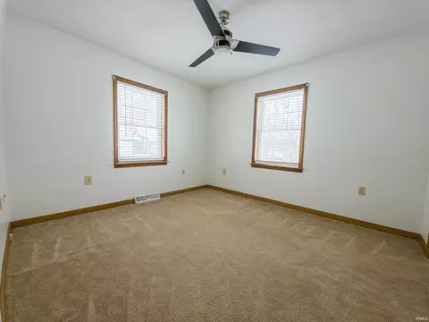 Bedroom - 202 E Oak St, Allendale, IL 62410 photo 4 of 5