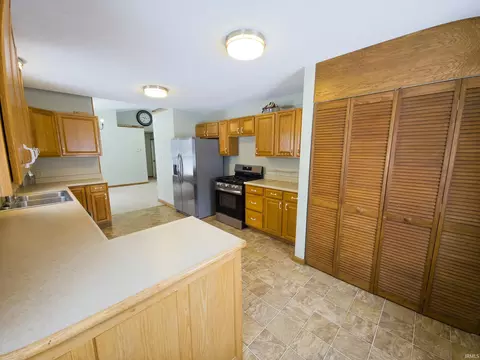 Kitchen - 202 E Oak St, Allendale, IL 62410 photo 2 of 2