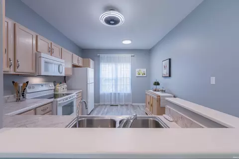 704 E Bayberry Ct #E, Bloomington, IN 47401 photo 7