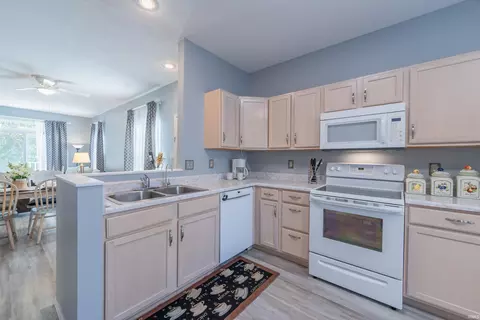 704 E Bayberry Ct #E, Bloomington, IN 47401 photo 9