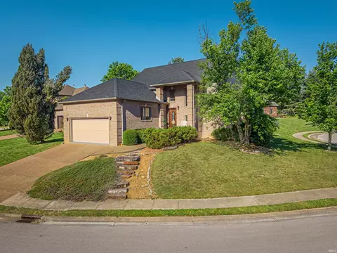2444 Crosswalk Ln, Newburgh, IN 47630