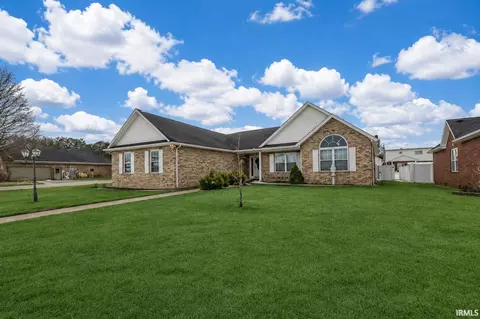 9120 Clear Creek Dr, Evansville, IN 47711