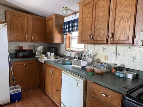319 E Frank St, Mitchell, IN 47446 photo 3