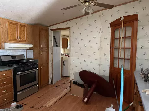 319 E Frank St, Mitchell, IN 47446 photo 2
