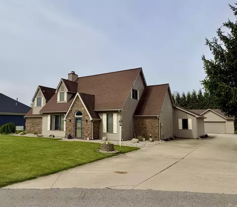 335 Lane 230 Jimmerson Lk, Angola, IN 46703