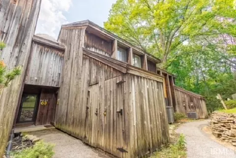 9451 S Pointe Lasalles Dr, Bloomington, IN 47401