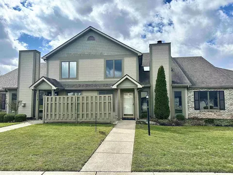 7883 Harrisburg Ln, Fort Wayne, IN 46835