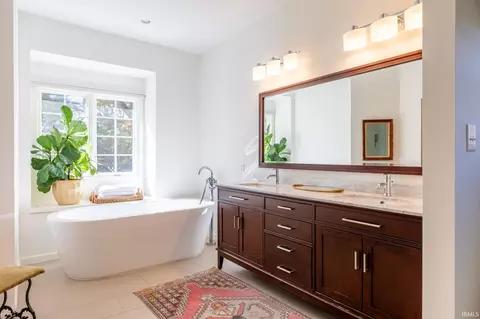 Bath - 2410 E Cedarwood Ct, Bloomington, IN 47401 photo 2 of 6
