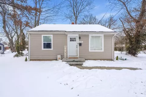 2202 Ravenswood Dr, Evansville, IN 47714