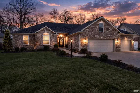 4318 Huntington Ridge Cir, Newburgh, IN 47630