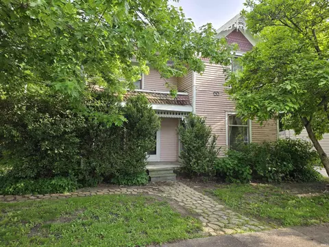 114 E Tulley St, Churubusco, IN 46723