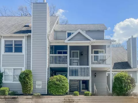 1514 N Oakhill Dr, South Bend, IN 46637