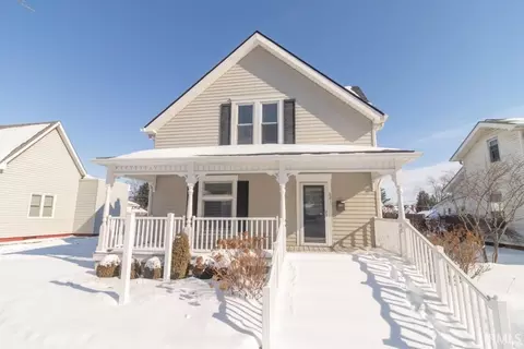 621 N State St, Greenfield, IN 46140