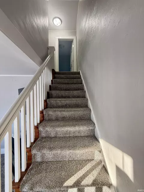 Entry Way - 706 E 9th St, Auburn, IN 46706 photo 2 of 2