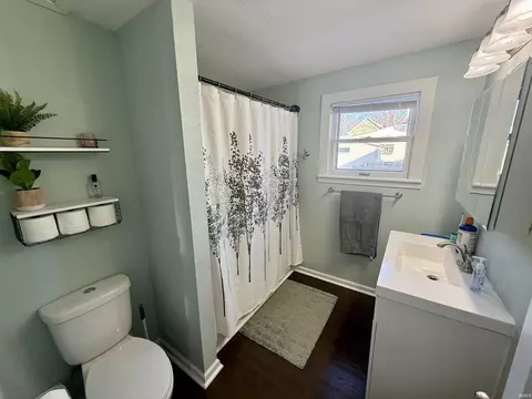 Bath - 706 E 9th St, Auburn, IN 46706 photo 1 of 3