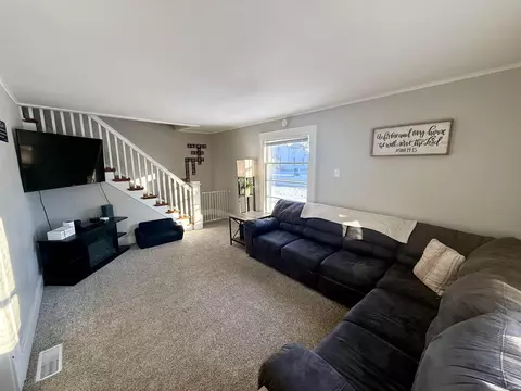 Living - 706 E 9th St, Auburn, IN 46706 photo 1 of 2