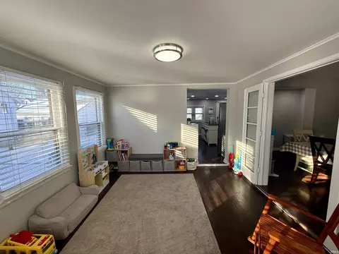 Entry Way - 706 E 9th St, Auburn, IN 46706 photo 1 of 2