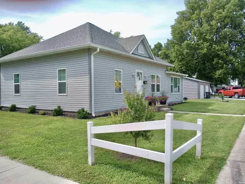 322 S First St, Monticello, IN 47960