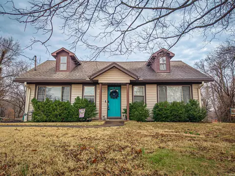 3723 Stringtown Rd, Evansville, IN 47711