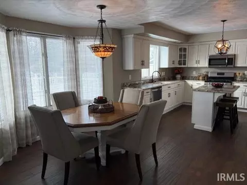 Dining - 2106 S 150 E, Peru, IN 46970 photo 1 of 3