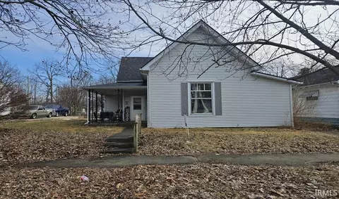 853 S Columbia St, Frankfort, IN 46041