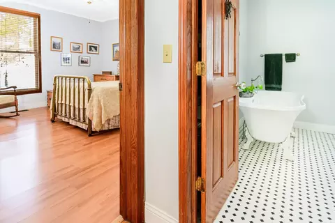 Entry Way - 817 W 8th St, Bloomington, IN 47404 photo 3 of 3