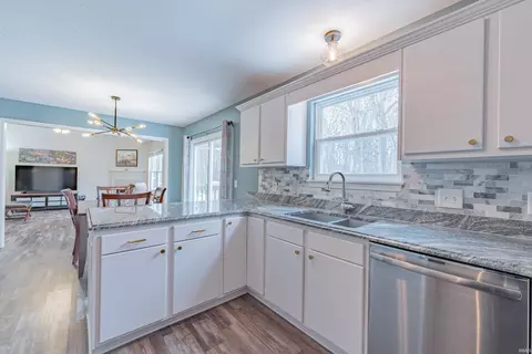 Kitchen - 659 S Solitude Ct, Bloomington, IN 47403 photo 3 of 3