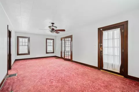 Living - 533 E Main St, Greentown, IN 46936 photo 2 of 3