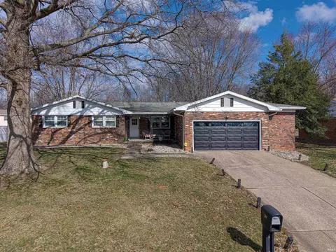 301 Springhaven Dr, Evansville, IN 47710