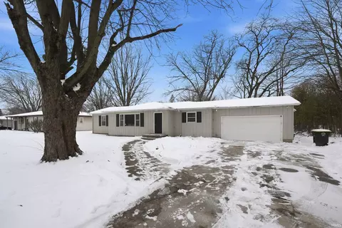 4825 Wheatridge Rd, Fort Wayne, IN 46835