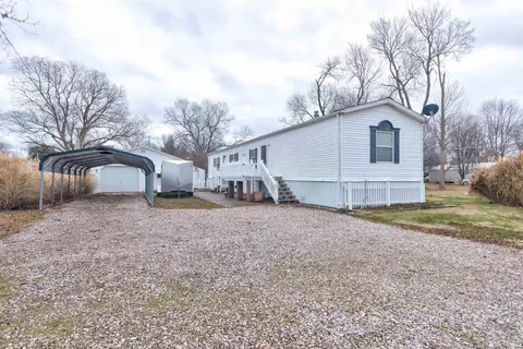 711 Church St, Grandview, IN 47615