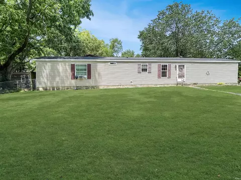 1783 E Private Road 485 N Rd, Petersburg, IN 47567