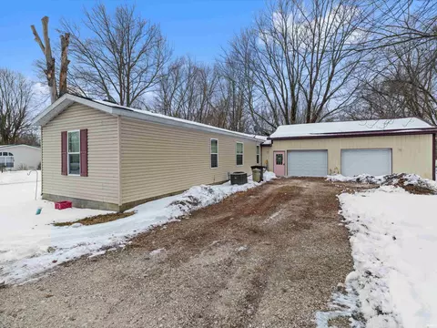 1783 E Private Road 485 N Rd, Petersburg, IN 47567