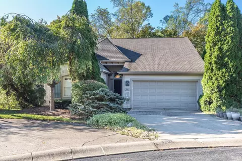 2814 S St Remy Cir, Bloomington, IN 47401