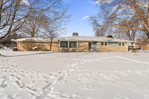 28997 Oak Grove Dr, Elkhart, IN 46514