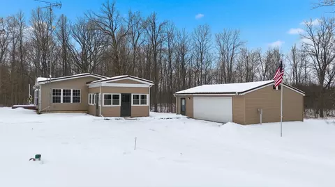 6517 S Meridian Rd, Pleasant Lake, IN 46779