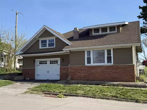 219 W Washington St, Oakland City, IN 47660