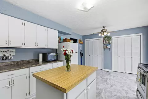 Kitchen - 402 Boone Ln, Mitchell, IN 47446 photo 2 of 5