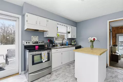 Kitchen - 402 Boone Ln, Mitchell, IN 47446 photo 3 of 5